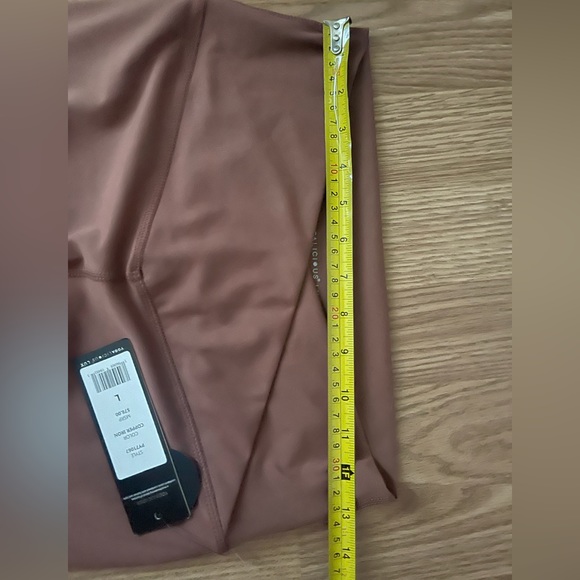 New Yoga-licioUs Lux Crossover Flare Leggings Black Sz Large Copper Iron PY71067 - Picture 7 of 11